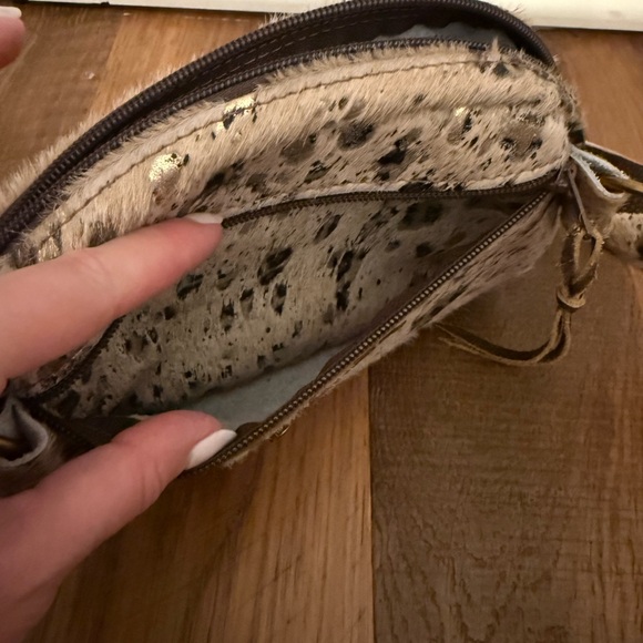 Keep It Gypsy Leopard Print Belt Bag - Picture 5 of 6